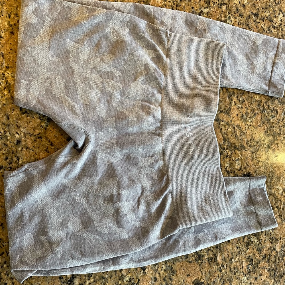 NVGTN camo leggings